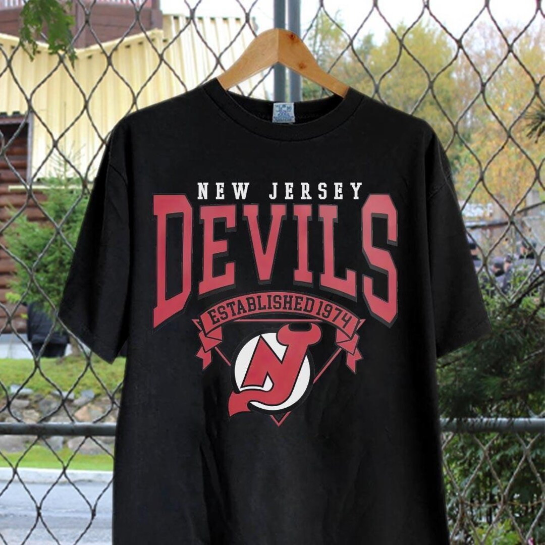 Devils Merch New Jersey Devils Shirt, Merch Vintage 90s Sweatshirt Hockey Retro ...