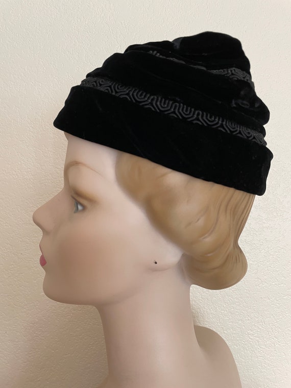 Vintage 1940s Black Velvet and Cord Spiral Hat by… - image 3