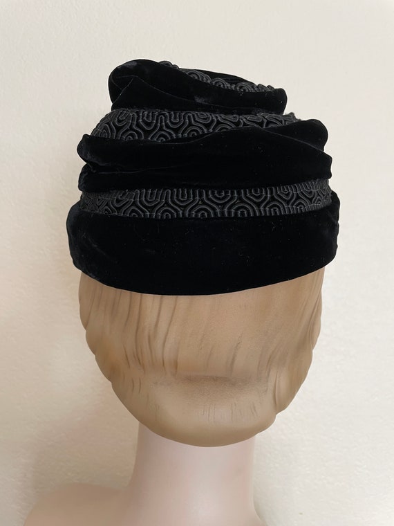 Vintage 1940s Black Velvet and Cord Spiral Hat by… - image 2