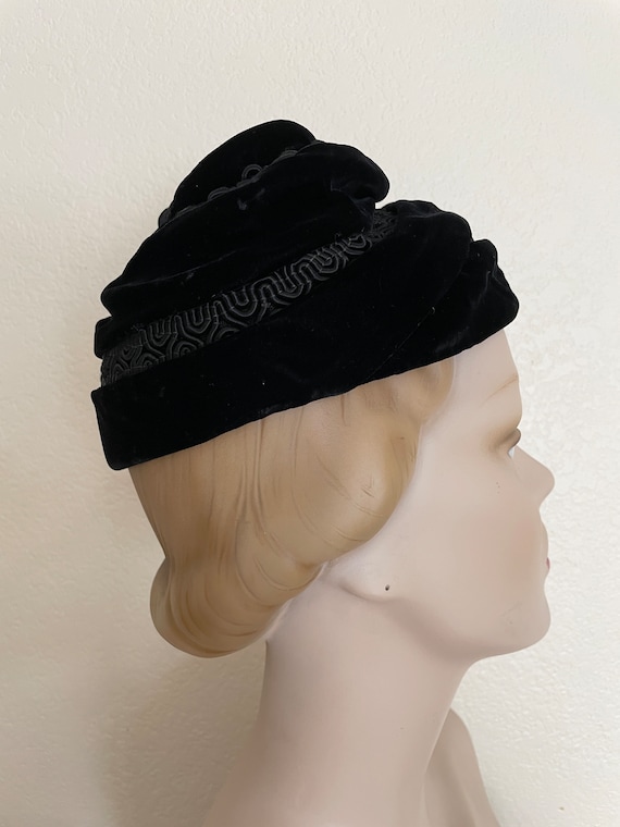 Vintage 1940s Black Velvet and Cord Spiral Hat by… - image 4