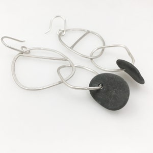 stone divide earrings image 1