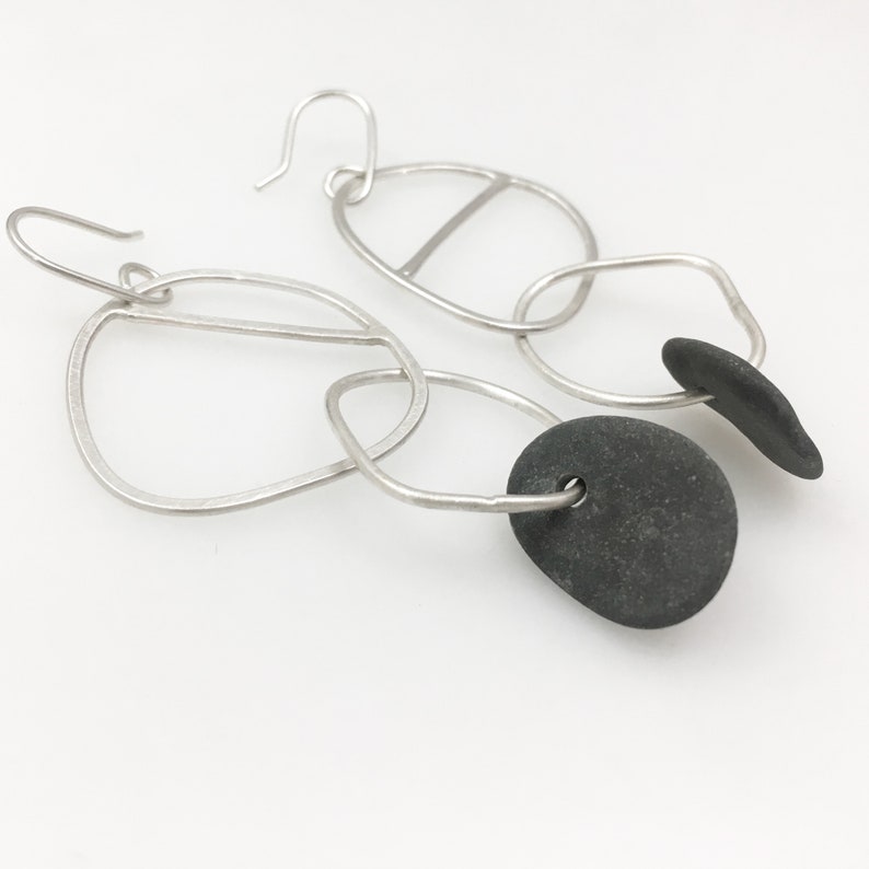 stone divide earrings image 1