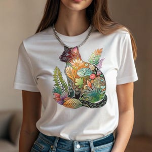 花柄猫Tシャツ - かわいいボヘミアン猫のイラストと花、気まぐれな動物の装飾、猫好きへのギフト