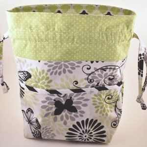 Drawstring Bag with Outside Pockets, Makeup Bag, Yarn Bag image 3