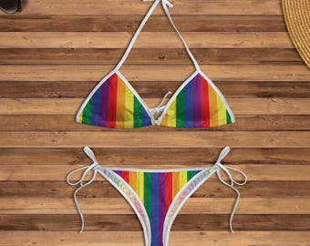 Pride Rainbow-bikiniset, LGBTQ-badpak triangelstring, Gay Pride-badmode, kleurrijke festivalstrandoutfit, zomer Pride Pool Party-cadeau