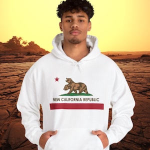 New California Republic Hoodie Fallout Shelter Hoodie for Fall Out Shelter Video Game Bear California Flag Design Sweatshirt Birthday Gift