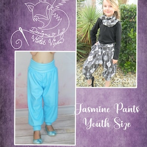 Könnte beinhalten: Eine Collage mit Jasmine-Hosen für Jugendliche. Ein Paar ist türkis, das andere schwarz mit weißem Blumenmuster. Das Bild enthält den Text "Jasmine Pants Youth Size" und das Logo "Designs by Violet Vixen".