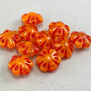 Perline di fiori trasparenti e arancioni lucide, vetro ceco, fiore folcloristico pressato, lavaggio rosso scuro, trasparente - 11 mm - 10 pezzi - FB1475-b097