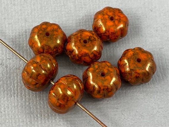 Lot De 430 Perles Anciennes En Verre Carré Plat Orange Carotte - Vintage, Occasion, Fabriqué En France
