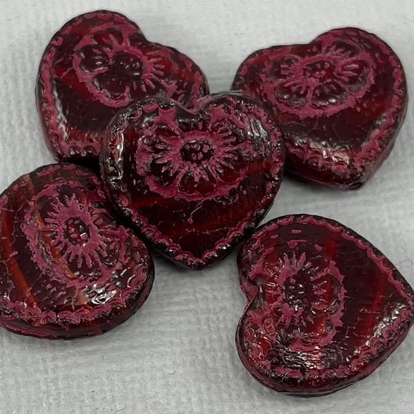 Variegated Red pressed Czech glass heart beads , dark red detail, puffy heart, flower, daisy, burgundy - 18mm - 4pcs - MG1050-b263