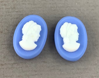 Victorian Lady glass cameo, Periwinkle Blue and White, German cameo made from vintage tooling - 18mm x 13mm - 2 or 4pcs -MG091