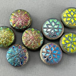 Puffiga snöflinge-linspärlor, matt transparent klart tjeckiskt glas, pressade, irisgrönt blått mynt - 11 mm - 6 eller 12 st - MG196-b180