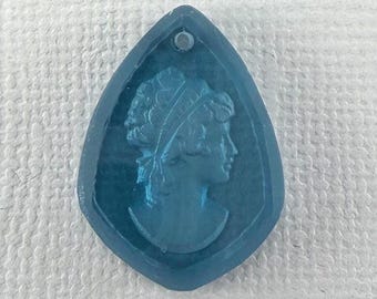 Denim Blue reverse carved woman intaglio glass shield pendant, top drilled - 23mm x 16mm - 1pc - MG382