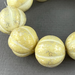 large, chunky Yellow Ivory, Mercury finish fluted pressed Czech glass melon beads, shabby chick, grooved beads - 14mm - 6 pcs - RD150-b309