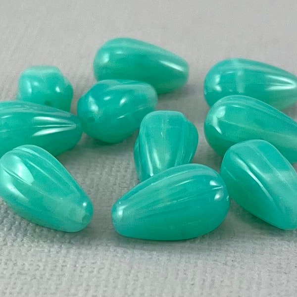 Seafoam Green Opal fluted Czech glass melon teardrop beads, pear shaped, opaline green - 10 pcs - 13mm x 8mm - MG1009-b141