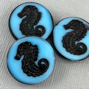 Periwinkle Blue abd Schwarze Seepferdchen Perlen, gepresste, tschechische Glas Tisch geschnittene Münze, Anhänger, Meeresleben, Meeresbewohner - 22mm - 2Stk - AB561-b258