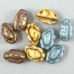 Kleine kaurischelpkralen, kaurischelp, Tsjechisch glas, picasso caramel, steenblauwgrijs - 13 mm x 8 mm - 10 stuks - AB585-b091