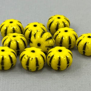 Pumpkin beads, Bright Yellow, black wash, pressed Czech glass melon, opaque glass, fall beads - 11mm x 8mm - 10 pcs - RD217-b329