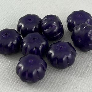 Głęboka purpura, żłobione, prasowane czeskie szklane melony, koraliki dyniowe, ciemnofioletowe, rowkowane koraliki - 11 mm x 8 mm - 10 lub 20 szt. - RD174-b310