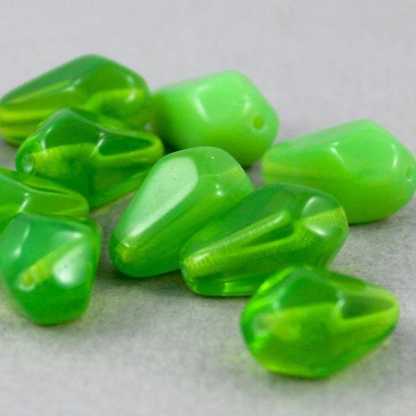 Opal Green pressed faceted Czech glass teardrop beads, pear shaped, spring green, chartreuse - 6 or 12 pcs - 15mm x 10mm - MG234-b182
