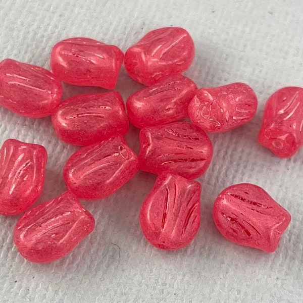 Ruby Pink Czech glass mini tulip flower beads, bronze wash, vintage look, transparent glass - 9mm x 7mm - 20pcs - FB1345-b152