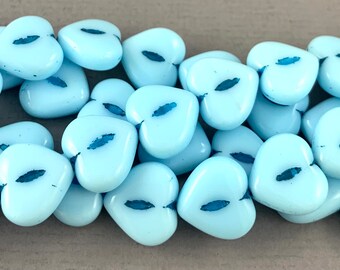 Lichtblauwe geperste Tsjechische glaskralen, donkerblauwe details, gezwollen hart - 14 mm x 13 mm - 6 stuks - MG684-b383
