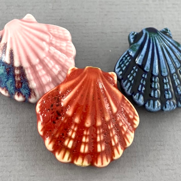 Large Ceramic Shell bead, pendant, Seashell, Blue, Green, center drilled, focal, clam, beach pendant, ocean - 1 pc - 30mm - MG056-A10