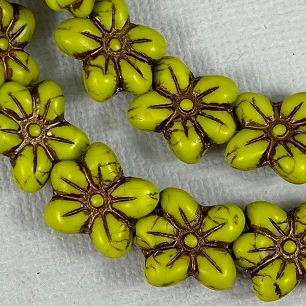 Matte Avocado Green Czech glass flower beads, puffy flowers, 5 petal pansy, bronze wash - 14mm x 12mm - 10pcs - FB1238-b324