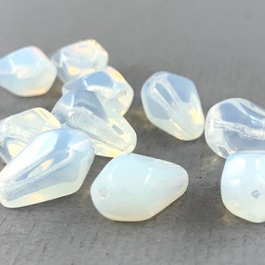 Opal White pressed faceted Czech glass teardrop beads, pear shaped, milky white - 6 or 12 pcs - 15mm x 10mm - MG428-b177