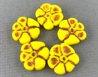 Matte Sunflower Yellow Czech glass Primrose flower beads, copper highlighted detail - 15mm - 6 pcs - FB785-b164