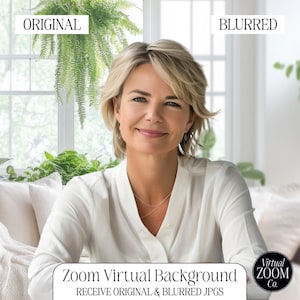 Könnte beinhalten: Eine Frau mit blonden Haaren sitzt vor einem Fenster mit Pflanzen. Sie trägt ein weißes Hemd und hat einen neutralen Gesichtsausdruck. Der Text "Zoom Virtual Background" und "RECEIVE ORIGINAL & BLURRED JPGS" wird unter ihr angezeigt. Der Text "Virtual ZOOM Co." wird in einem Kreis in der unteren rechten Ecke des Bildes angezeigt.