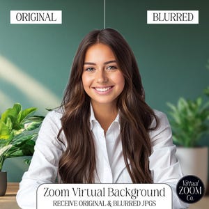 Puede incluir: Una mujer con el pelo largo y castaño sonríe y mira a la cámara. Lleva una camisa blanca abotonada. El fondo es una pared verde con plantas y el texto "Zoom Virtual Background" y "Receive Original & Blurred JPGs".