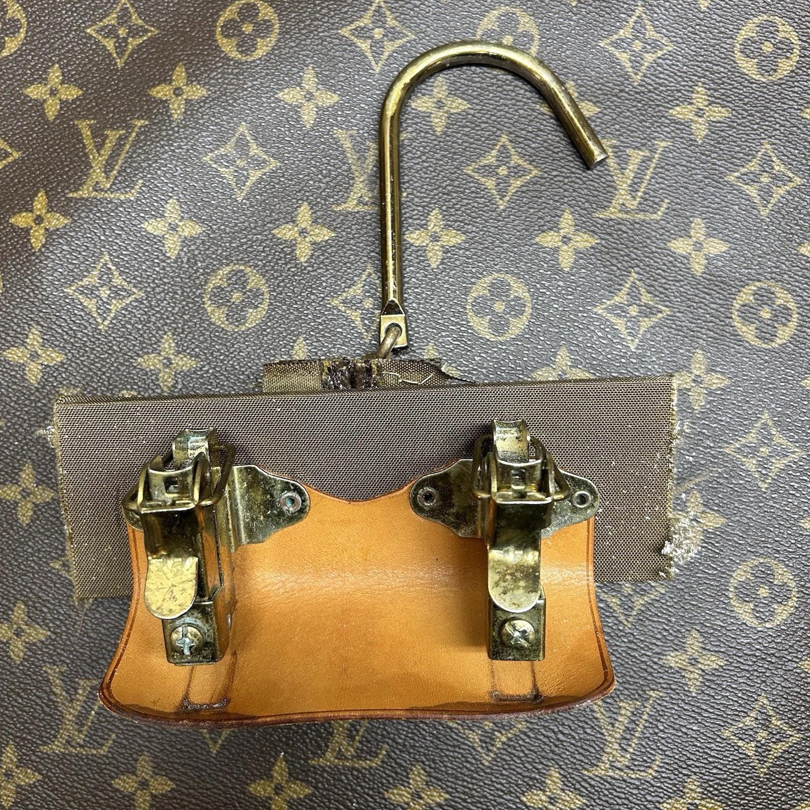 本物のルイ・ヴィトン ゴールドメッキハンガー（ガーメントバッグ修理