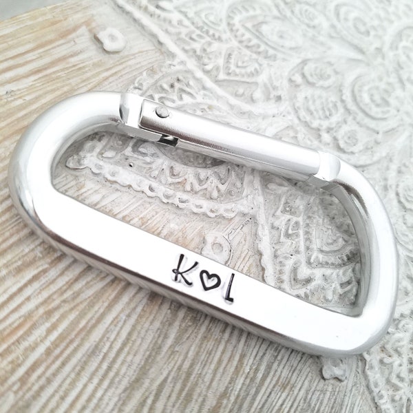 personalized carabiner- personalized keychain - gift for guys- groomsmen gift- keychain gift- gift for boyfriend