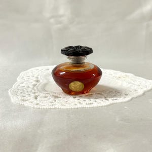 【レア】CARON NARCISSE NOIR フランス産香水　未開封未使用 レア】CARON NARCISSE NOIR フランス産香水 未開封未使用 - メルカリ