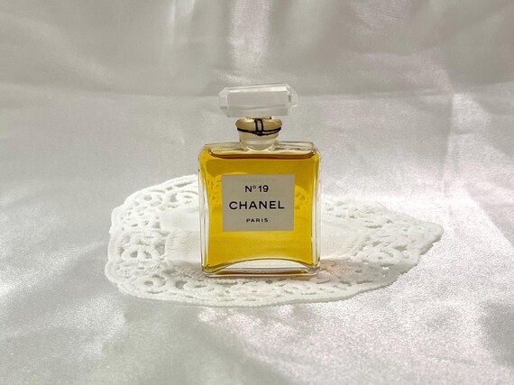 Chanel No. 19 Sealed | Rare | Parfum Extrait | C1970 | 1970