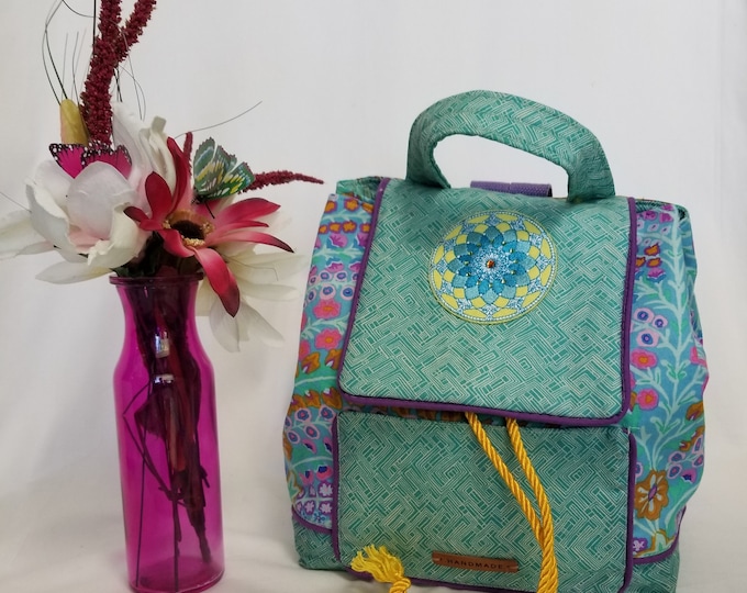 Looking for a backpack that is lightweight, roomy, and good looking, here it is!