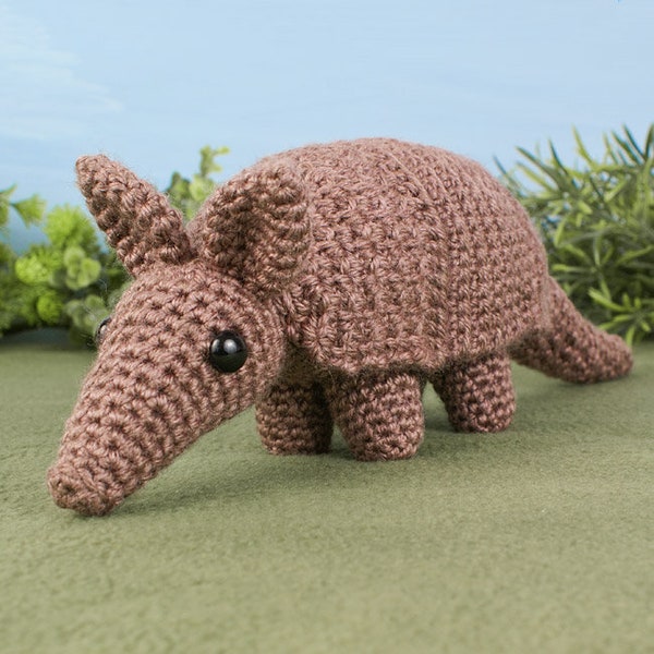 Armadillo amigurumi CROCHET PATTERN digital PDF file download - nine-banded armadillo