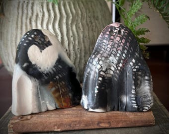 Keramik Spökgrop Bränd Keramik Spöke Halloweendekor Handgjord Dekoration OOAK Spökskulptur Rökig Unik Spökandeskulptur