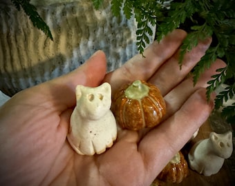 Ghost Cat & Pumpkin Mini Ceramic Ghost Figurine Pet Ghost Cat Ghost Halloween Decor Handmade Spooky Pet Ghost Pottery Ghost Sculpture Kitty