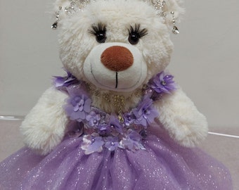 Osito de peluche para quinceañera. Vestido color lila