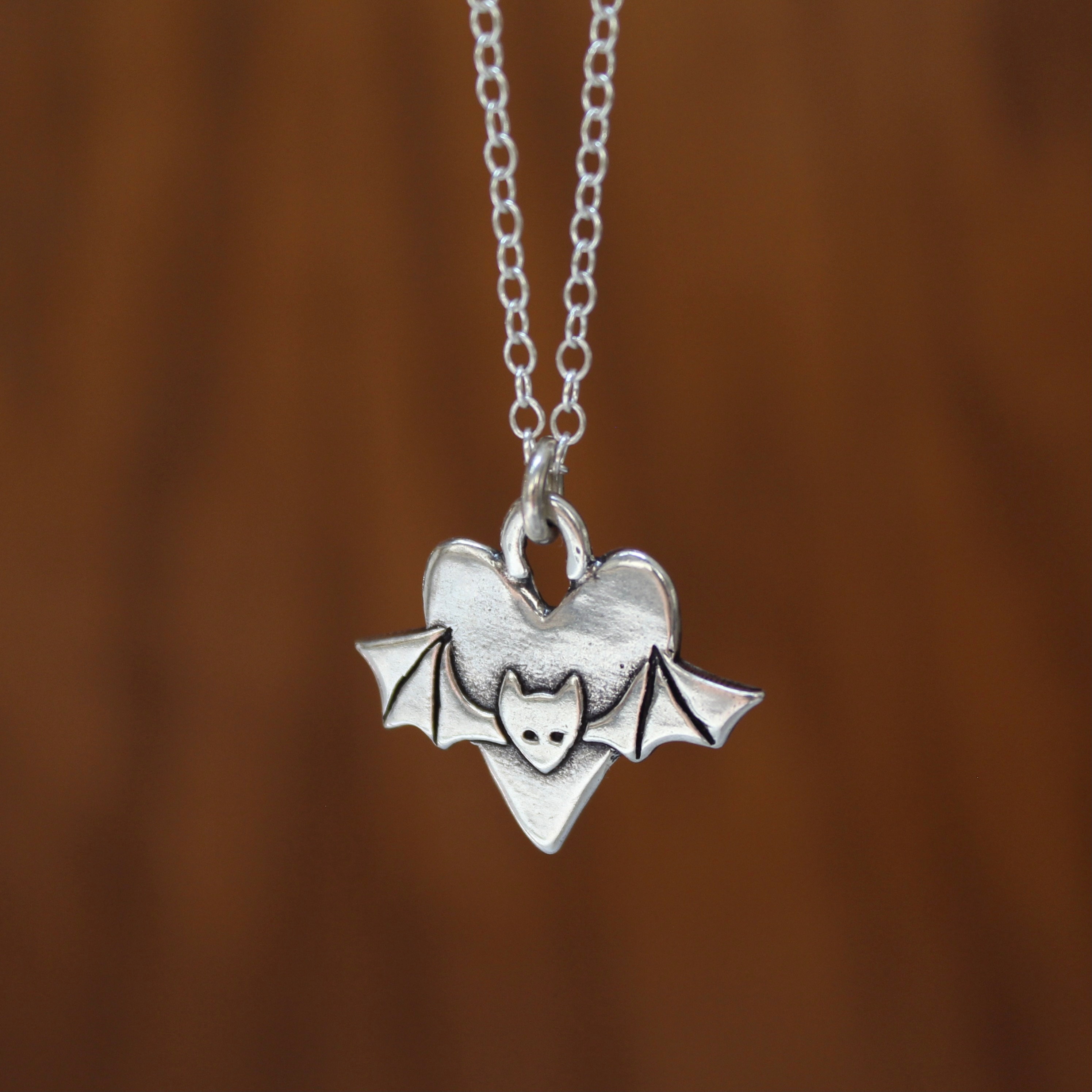 Collana con ciondolo a forma di cuore di pipistrello - Ciondolo con