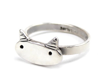 Little Kitten Ring - Solid Sterling Silver Cat Ring - Cat Charm Ring in Multiple Sizes