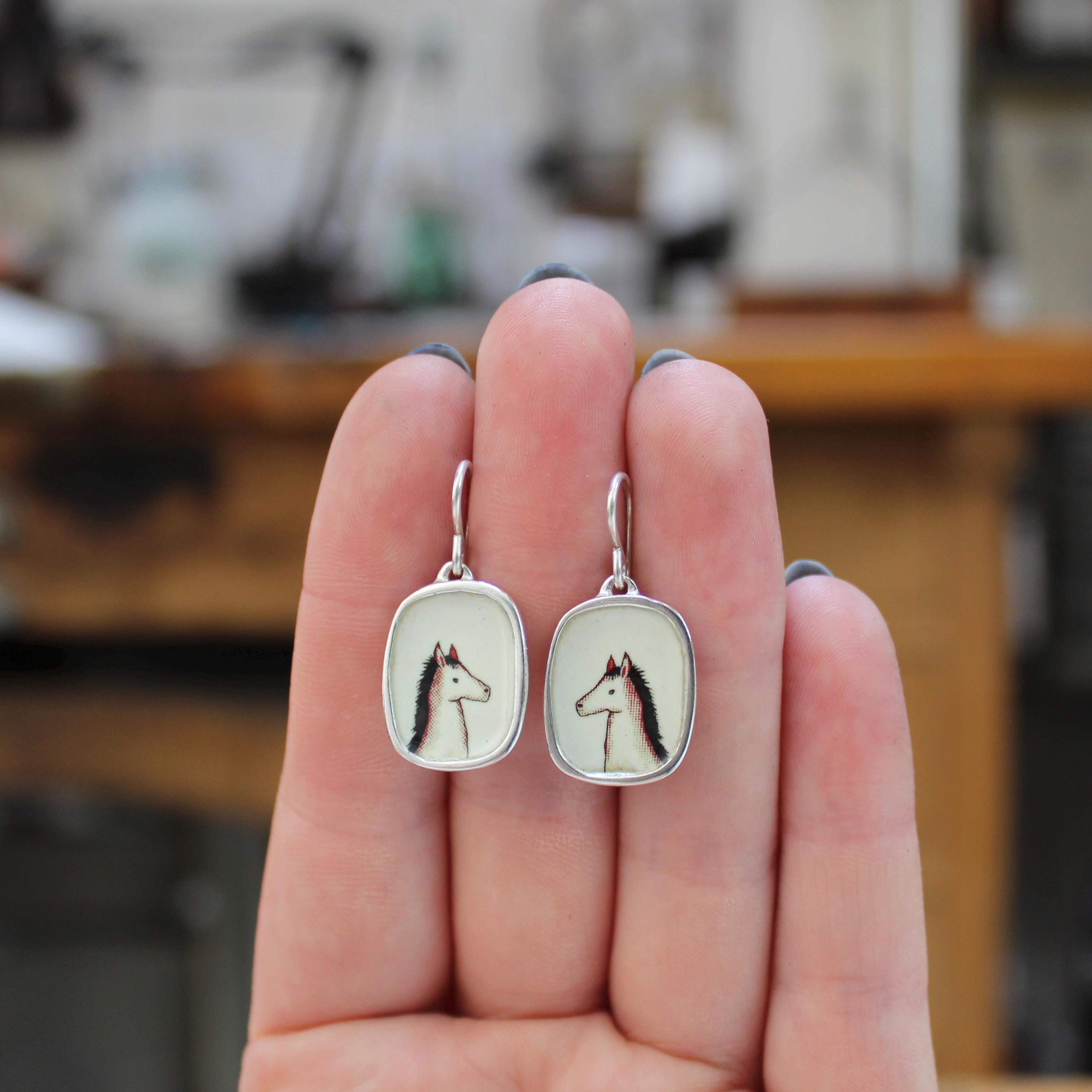 MATERIA Orecchini A Forma Di Cavallo In Argento Sterling 925 Fatti A Mano - Anticati E Ossidati, In Scatola Portagioie