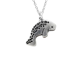 Manatee-bedel of ketting - Sterlingzilveren zeekoe-hanger aan verstelbare ketting