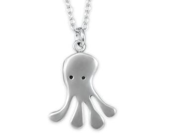 Op de afbeelding: Een zilveren ketting met een klein, gedetailleerd octopus-hanger. De octopus heeft een rond lichaam en vier tentakels.