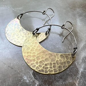Boucles d&#39;oreilles croissant en laiton - 4 tailles au choix !