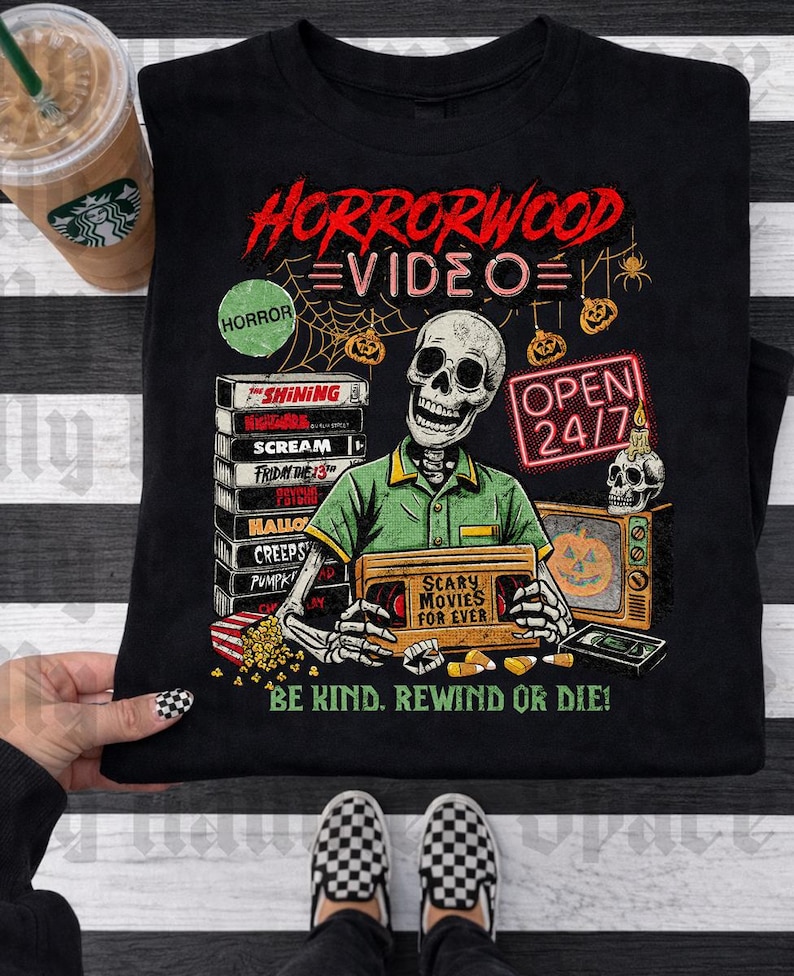 Maglietta Horror Wood Video, felpa spettrale per donna, regalo per gli amanti dei film horror, felpa con scheletro, maglietta da film horror immagine 1