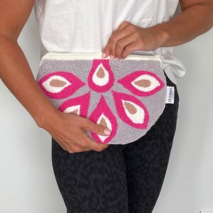 Cartera de mano con cremallera - aguja perforadora - PETUNIAS by Kelly OFERTA imagen 4
