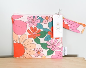 Small Wet Bag for Everyday Use | Reusable Wetbag for Cloth Diapers, Travel, Swim, Makeup & Toiletries | Eco-Friendly Storage | Retro Floral